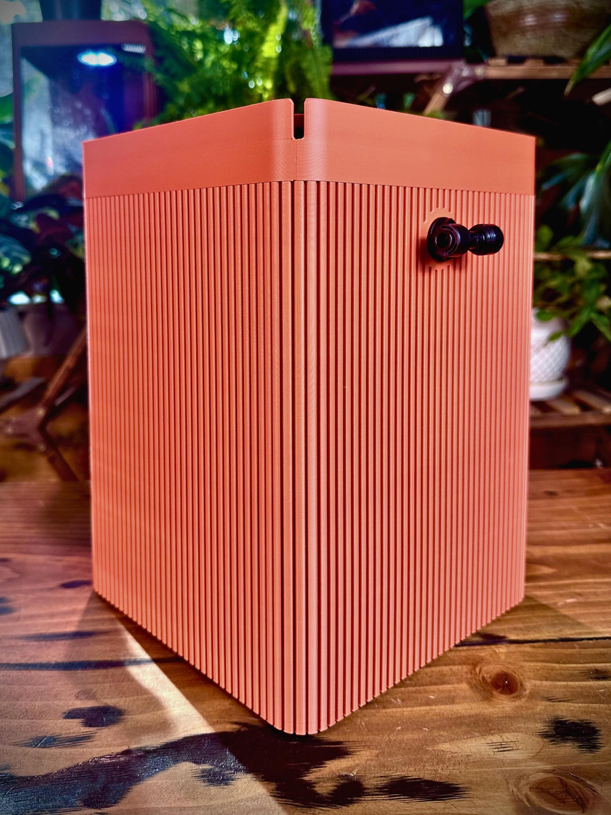 Nano Terrarium  Vivarium – All-in-One Micro Habitat with Built-In Sprayer & Light