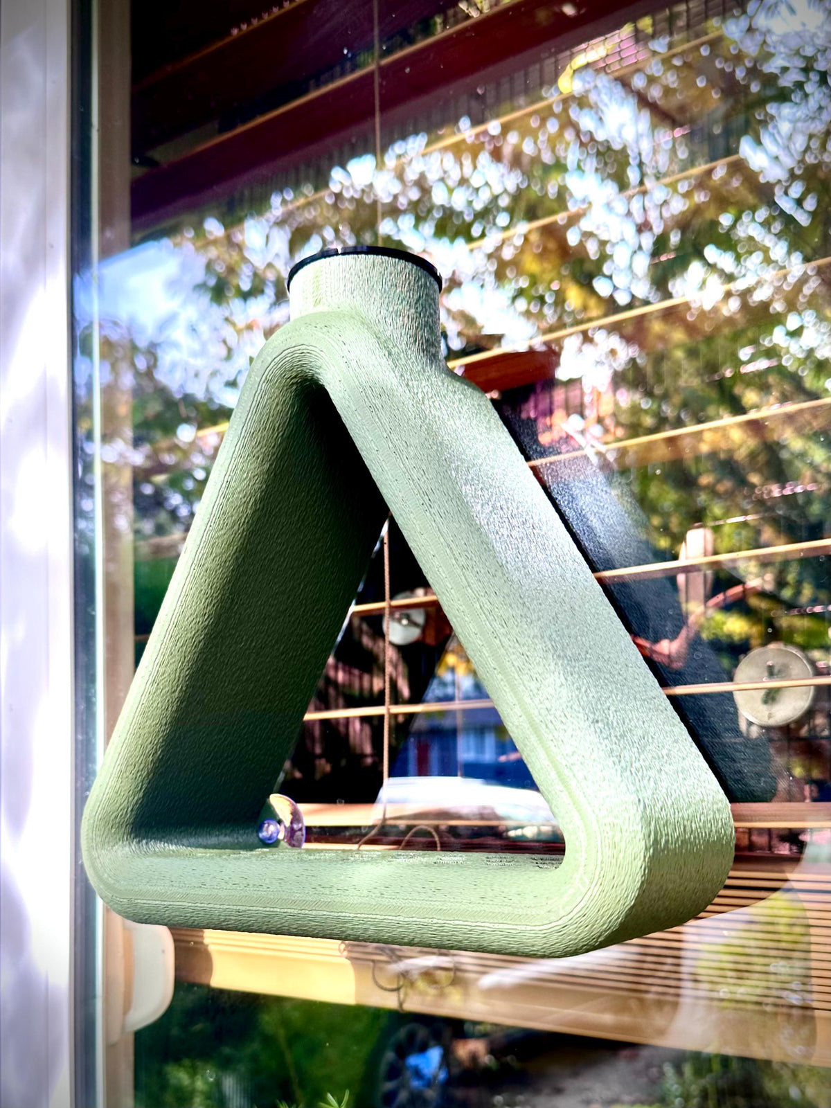 Window Bird Feeder – FROSTO “TriView” | Suction Cup Mount